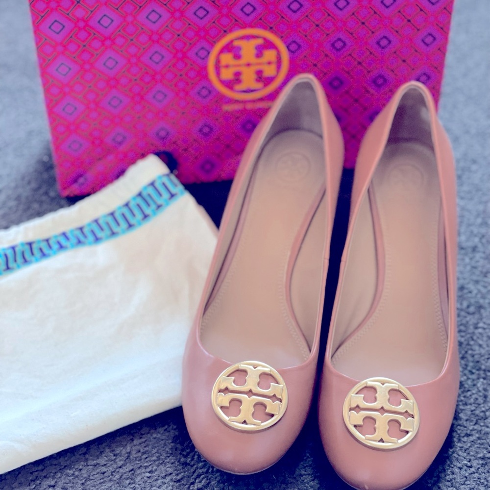 Tory Burch Chelsea Wedge Size 10